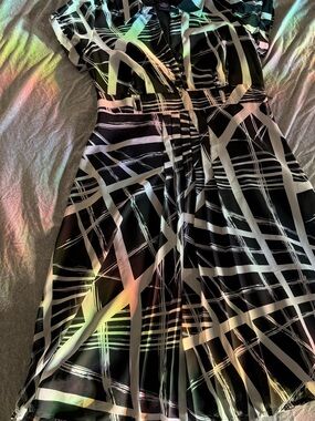 Robbie Bee Black & White Graphic Collared Blouse